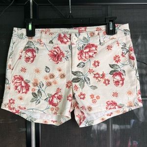 Floral stretchy denim shorts